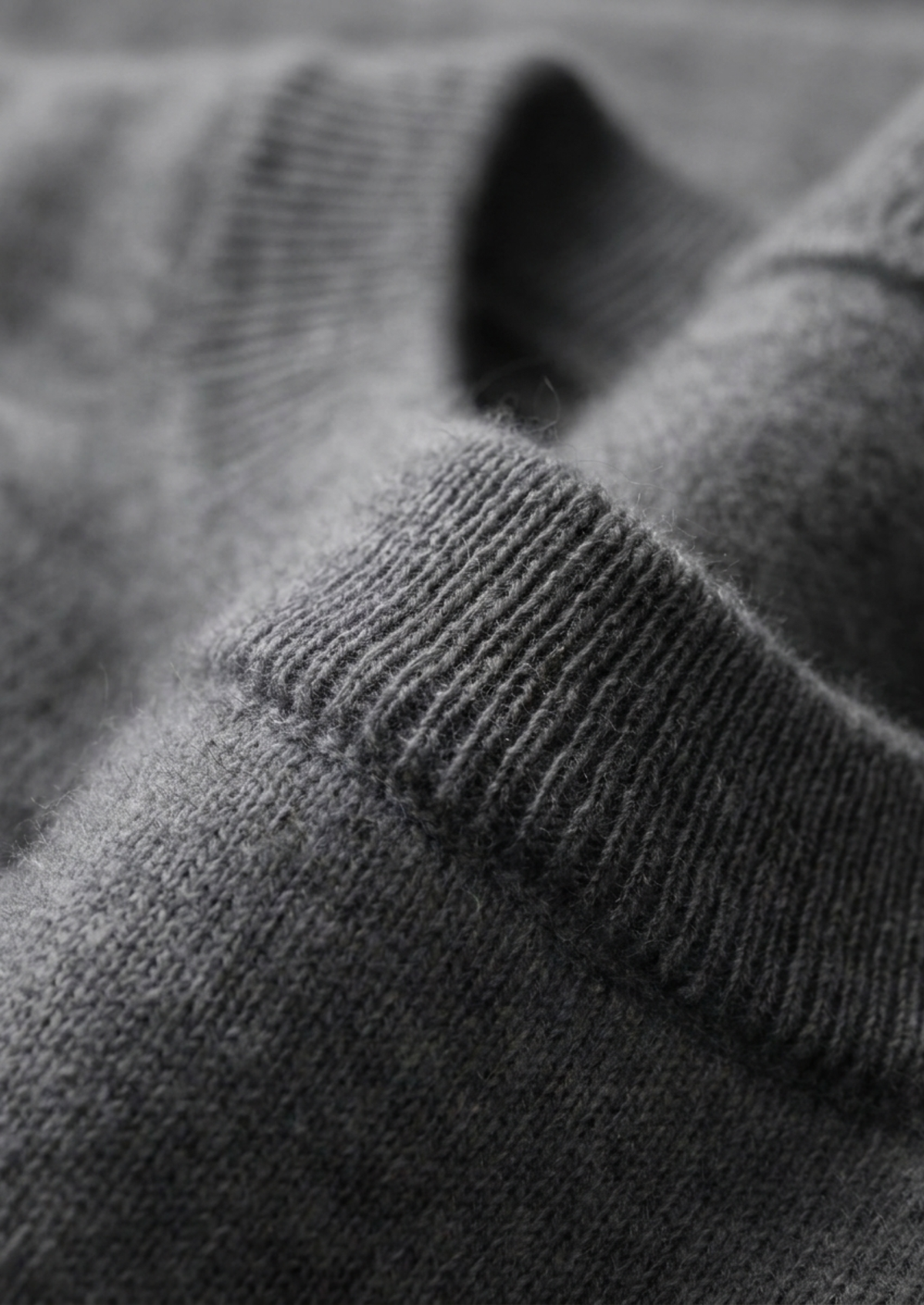 Premium Cashmere Classic Crewneck T-Shirt - Dark Gray