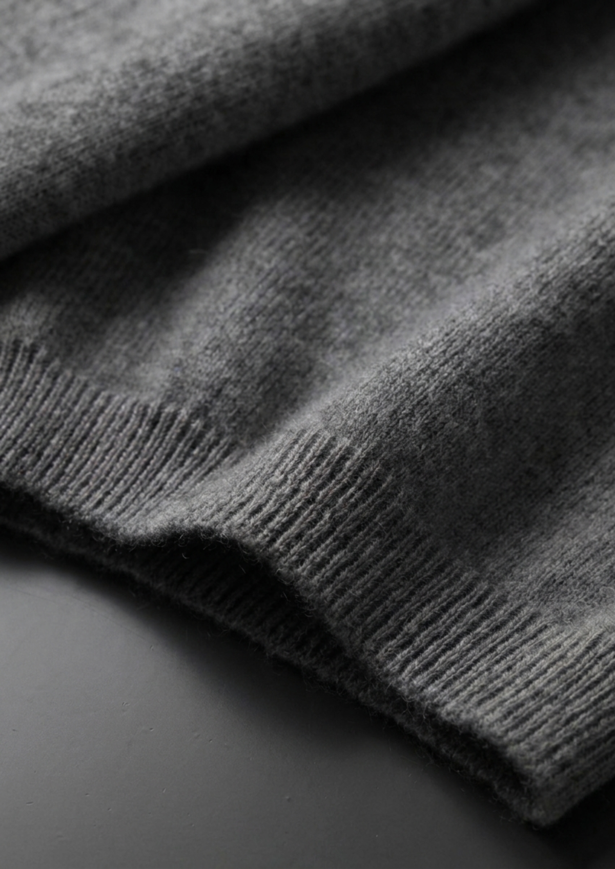 Premium Cashmere Classic Crewneck T-Shirt - Dark Gray